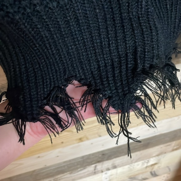 Main Strip size medium black v-neck distress acrylic sweater - Picture 5 of 7